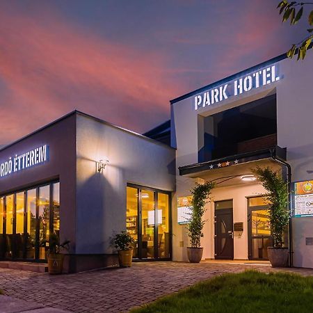 Park Hotel Buek-Buekfuerdo Buk Exterior foto