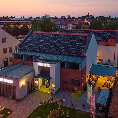 Park Hotel Buek-Buekfuerdo Buk Exterior foto