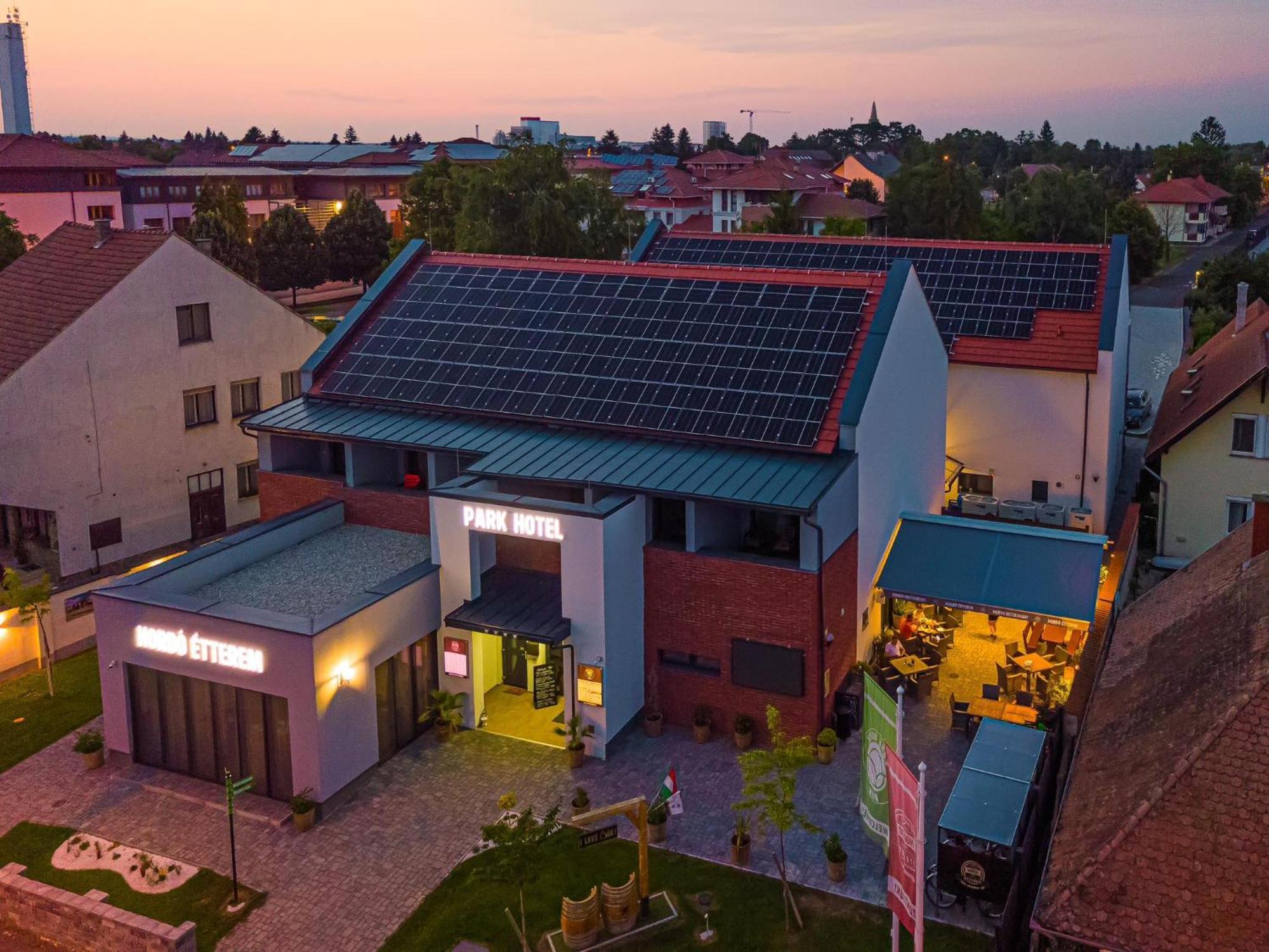 Park Hotel Buek-Buekfuerdo Buk Exterior foto
